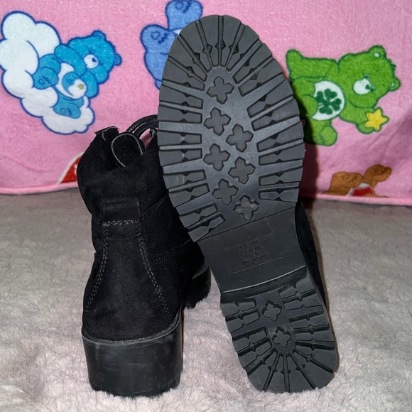 *****SOLD**** ASOS NEW LOOK BOOTS - Picture 4 of 4